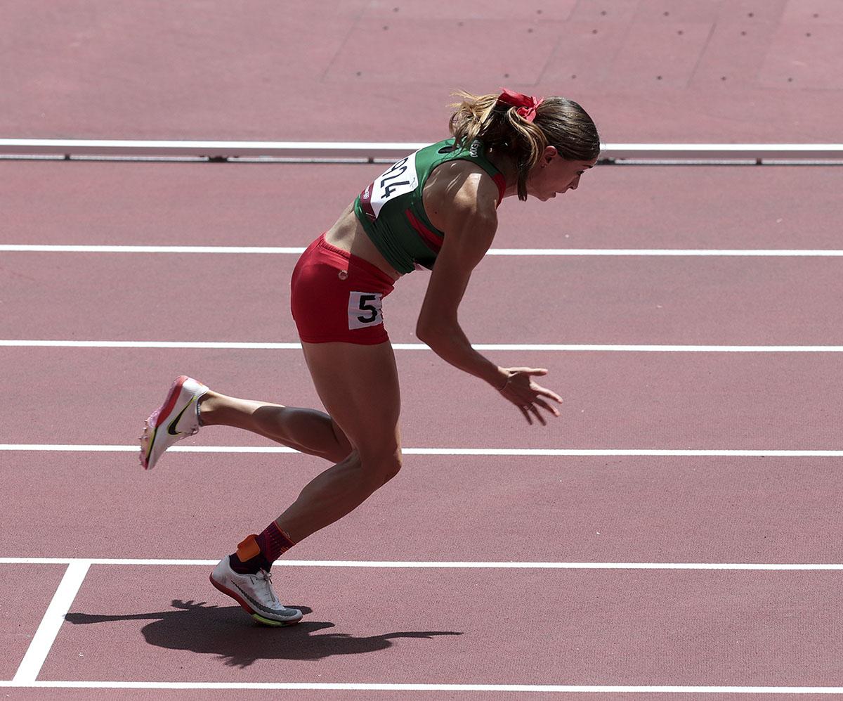 $!Mejora Paola Morán su marca personal, pero queda fuera de la final de los 400 metros planos