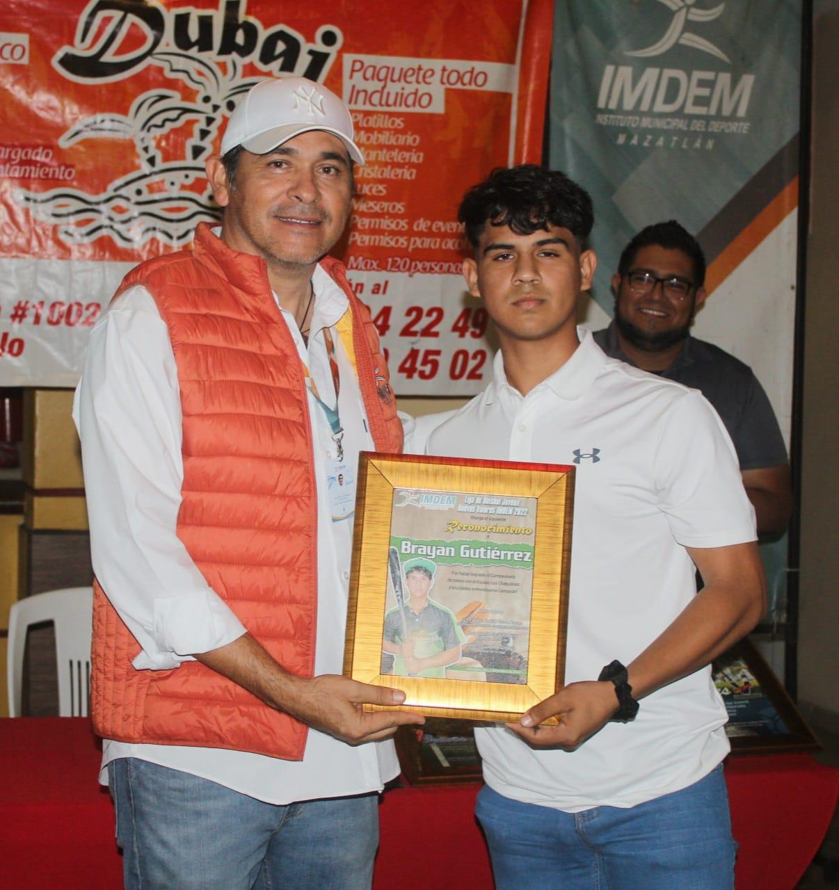 $!Premian a lo mejor de la Liga de Beisbol Nuevos Valores