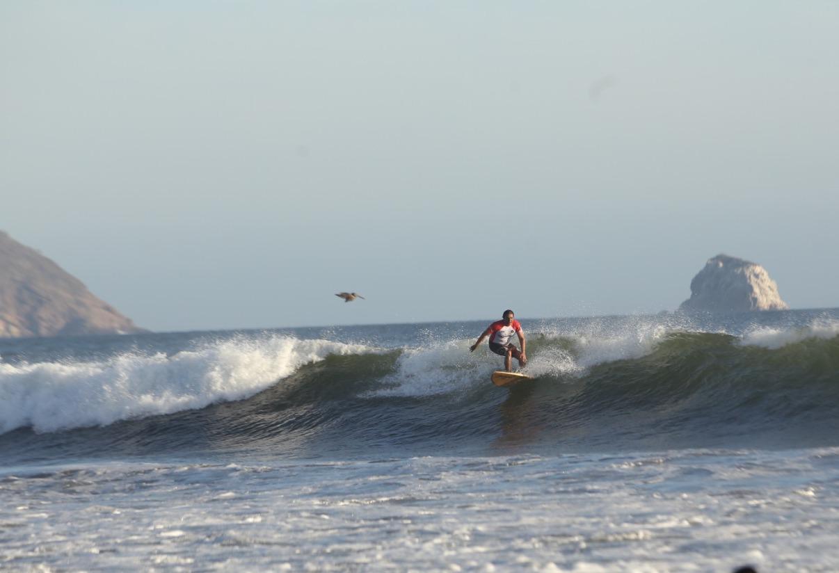 $!Jaime Camargo se adueña del Blue Therapy Surf Music