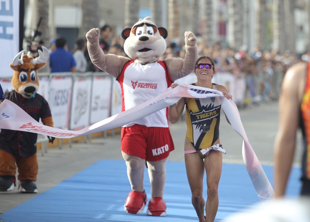 $!Esteban Gómez y Daniela García se llevan la gloria del Triatlón Pacífico 2023