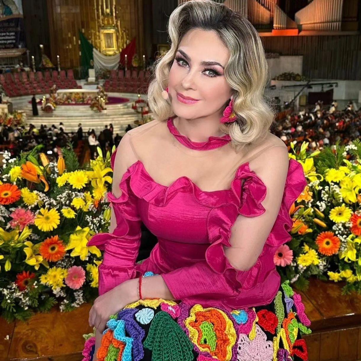 $!Cantan artistas mexicanos a la Virgen de Guadalupe en su día