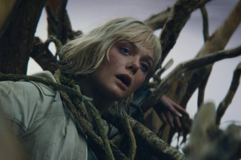 Revelan primer trailer de ‘Predator: Badlands’ con Elle Fanning