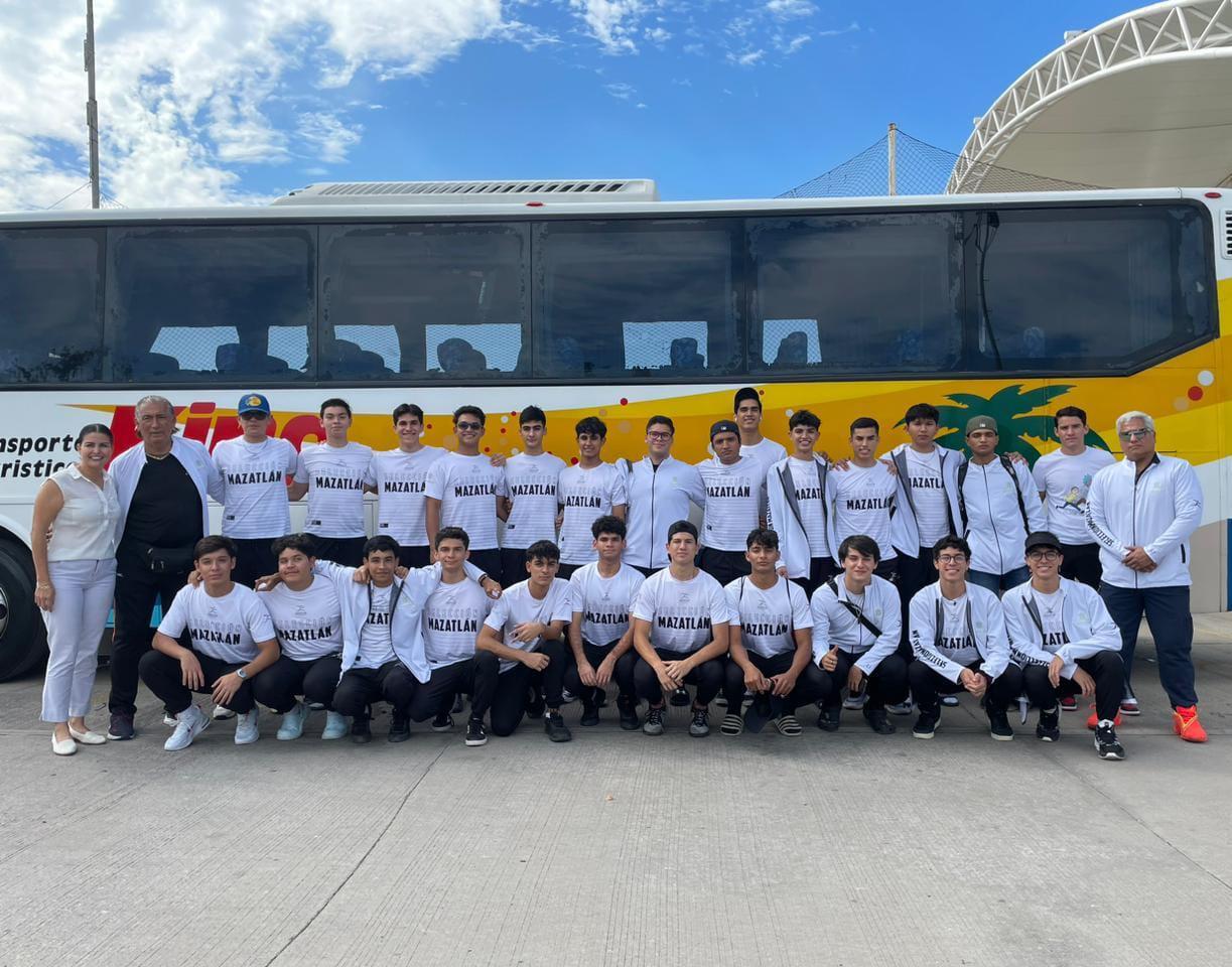 $!Llenas de ilusiones, parten delegaciones de softbol y voleibol de Mazatlán al estatal