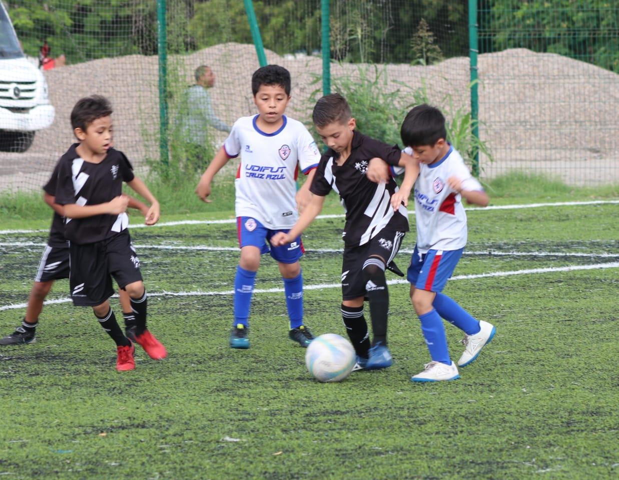 $!Alzan Pandas FC y Espartanos el título en la colonia Burócrata