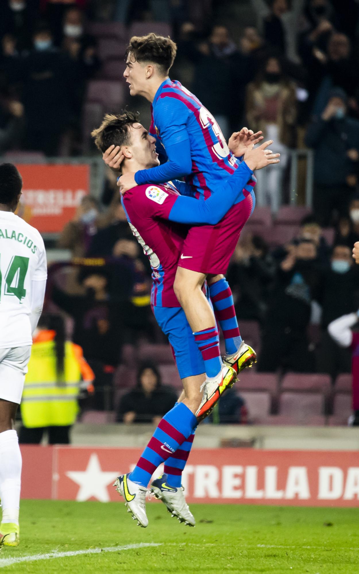 $!La sangre nueva del Barcelona da el triunfo 3-2 ante Elche