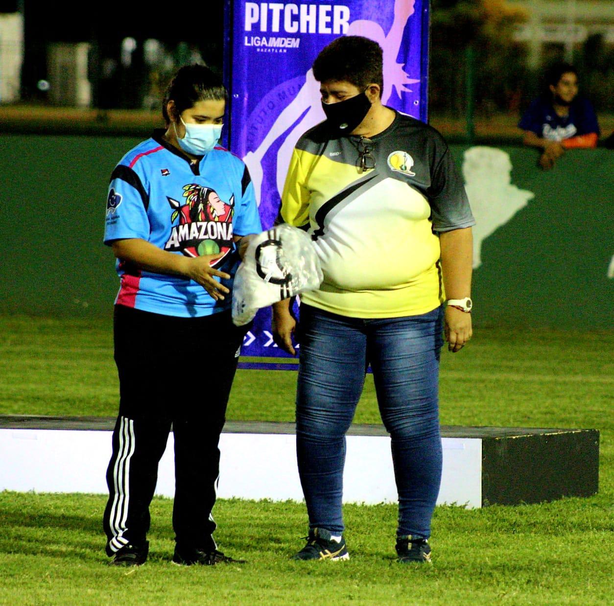 $!La Liga de Softbol Municipal define a sus invitados a playoffs