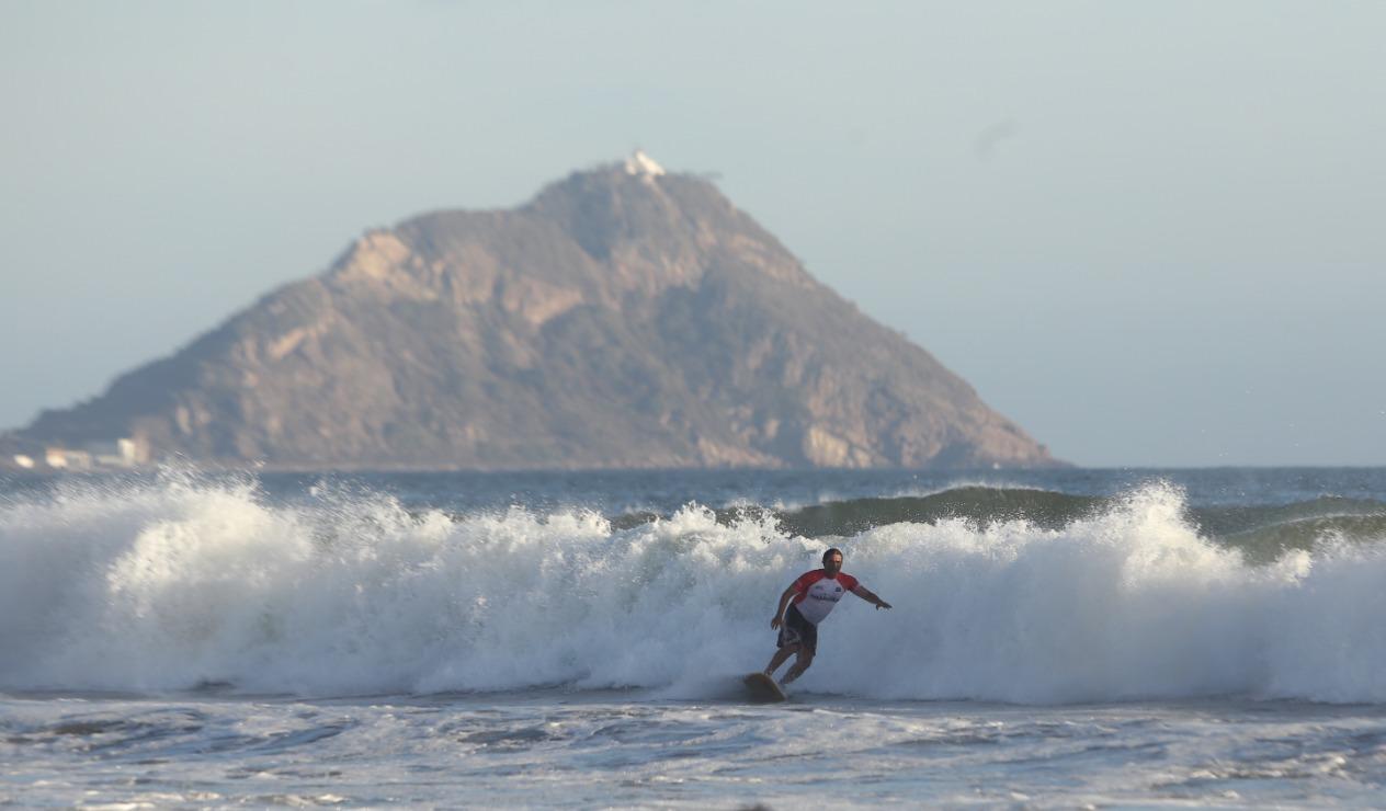 $!Jaime Camargo se adueña del Blue Therapy Surf Music