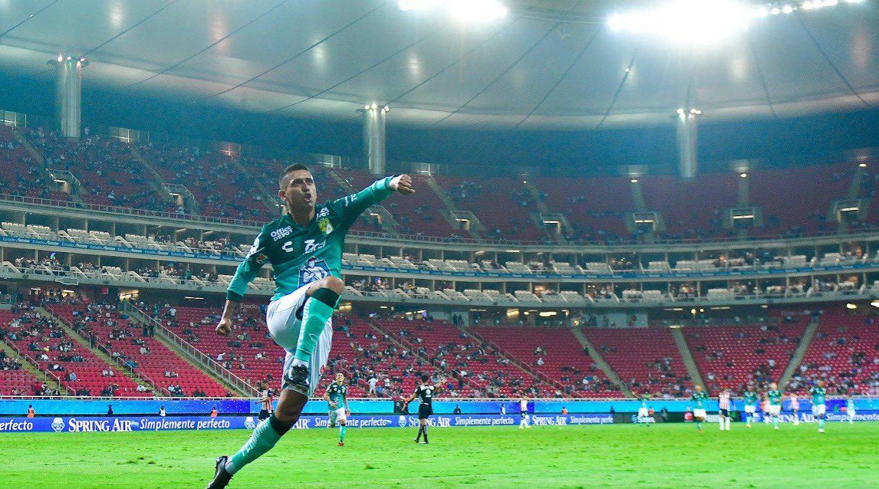 $!León devora a Chivas, que se va abucheado en el Akron
