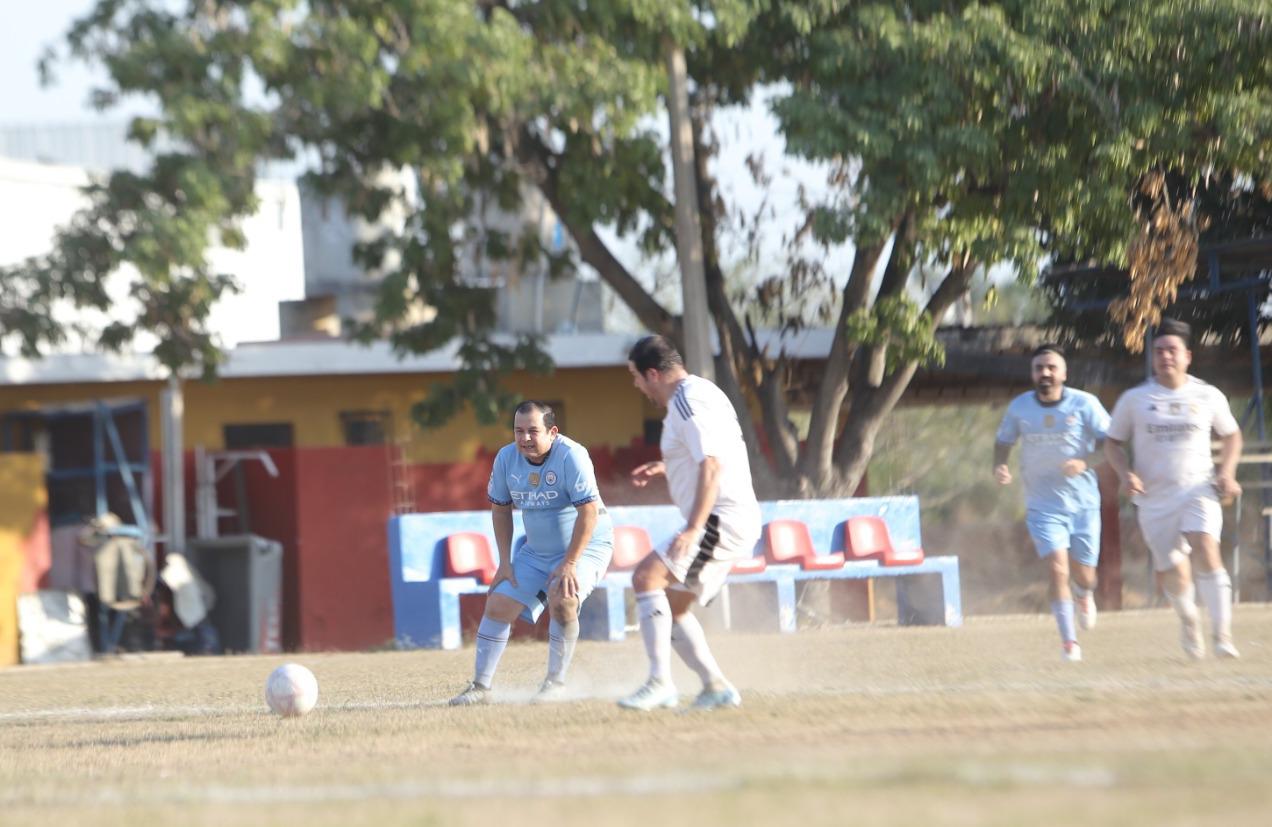 $!Golea Doctores Bravo en Liga de Futbol Intermédicos