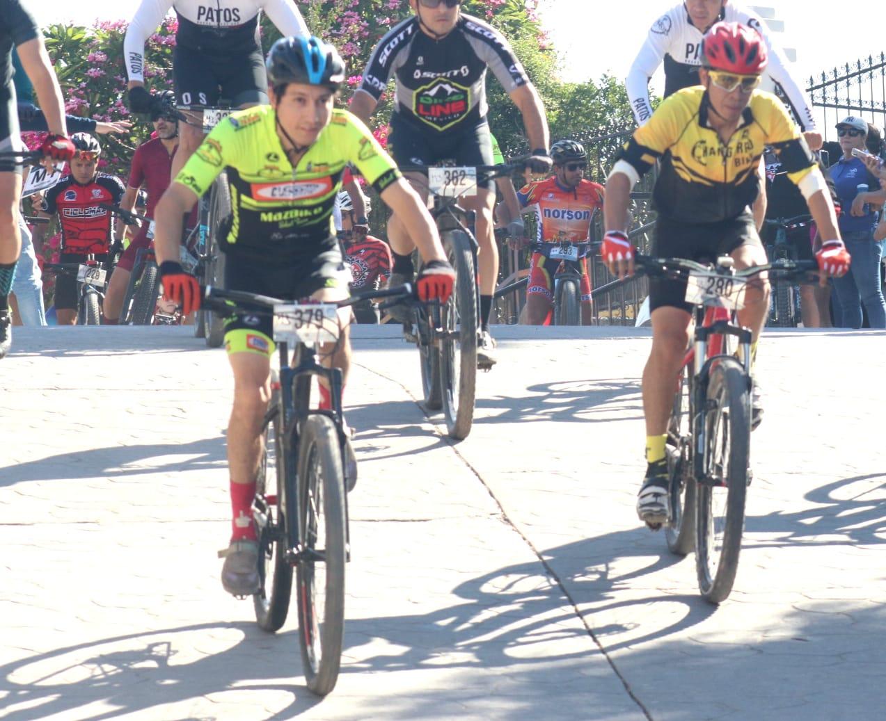 $!Ulises García rompe el viento en Serial MTB en La Noria