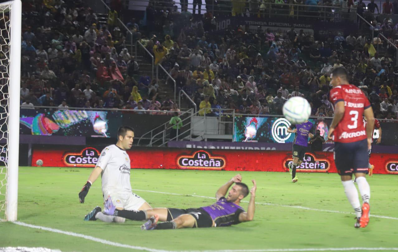 $!Mazatlán FC logra frente a Chivas su primer triunfo del Apertura