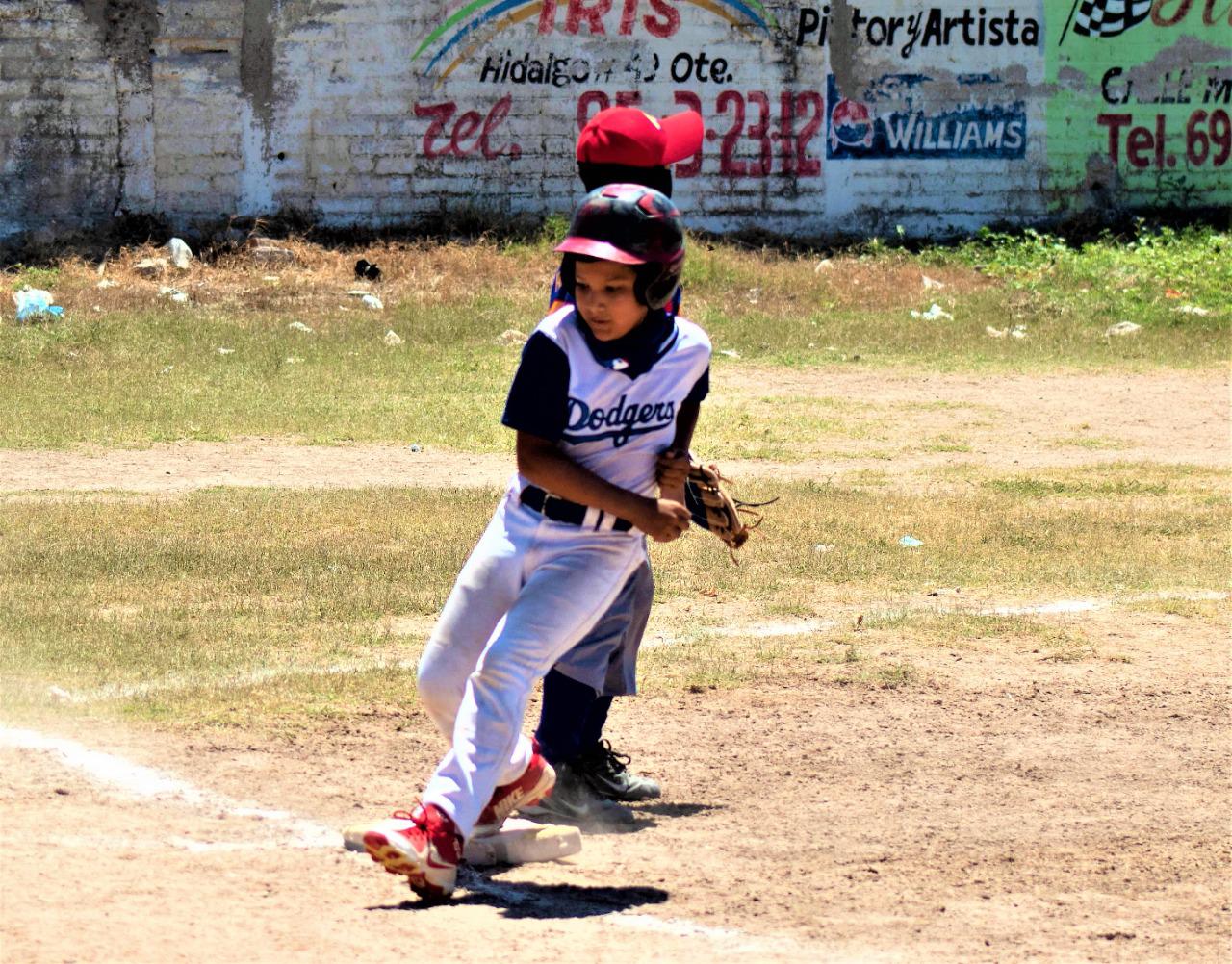 $!Azteca Azul, campeón del cuadrangular de beisbol Día del Niño en Escuinapa