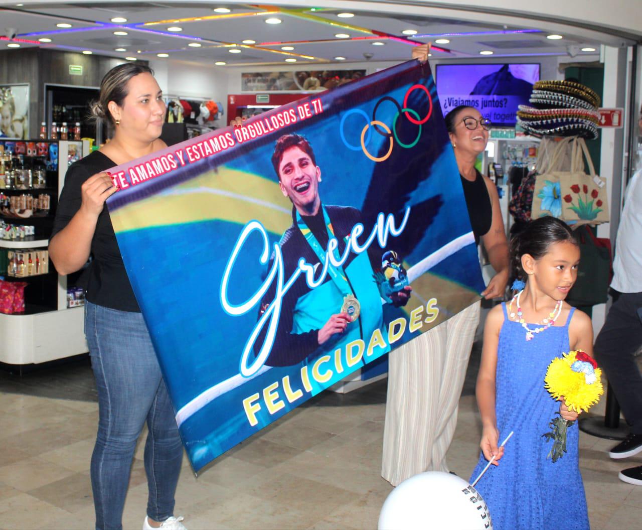 $!Marco Verde es recibido como héroe en Mazatlán