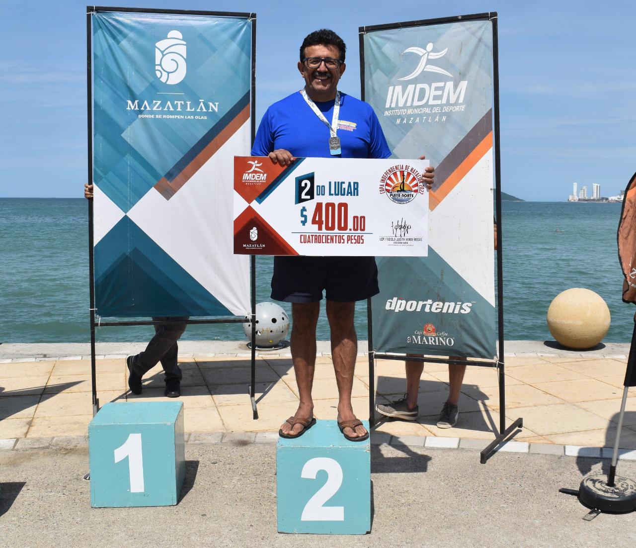 $!Mercado y De La Rocha dominan Maratón Acuático, en Playa Norte