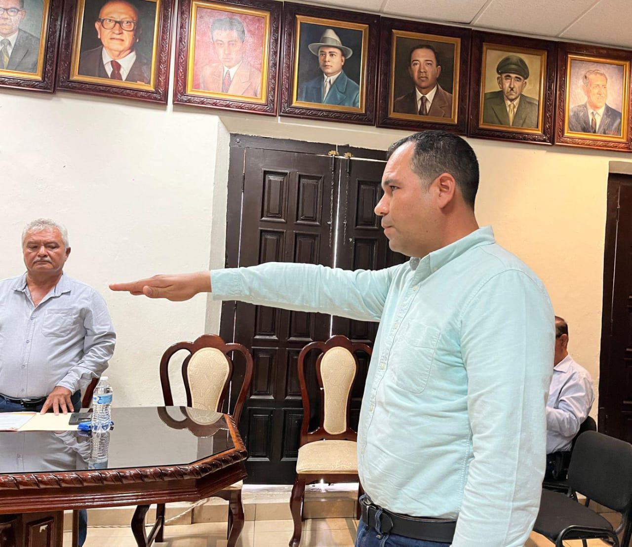 $!Designan al nuevo Síndico Procurador y Regidor Suplente en Rosario