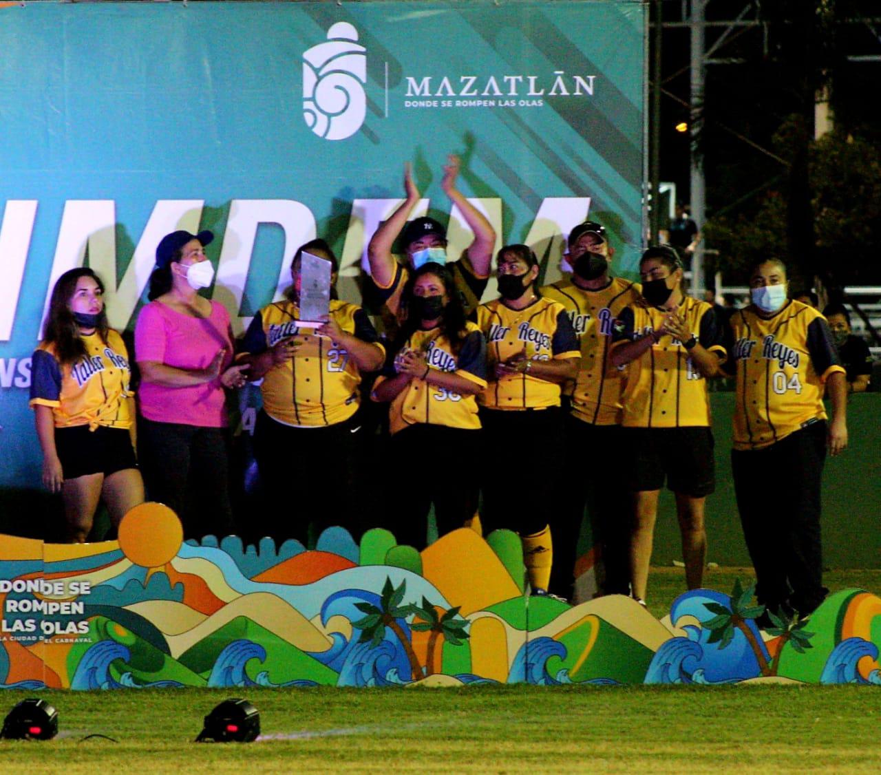 $!La Liga de Softbol Municipal define a sus invitados a playoffs