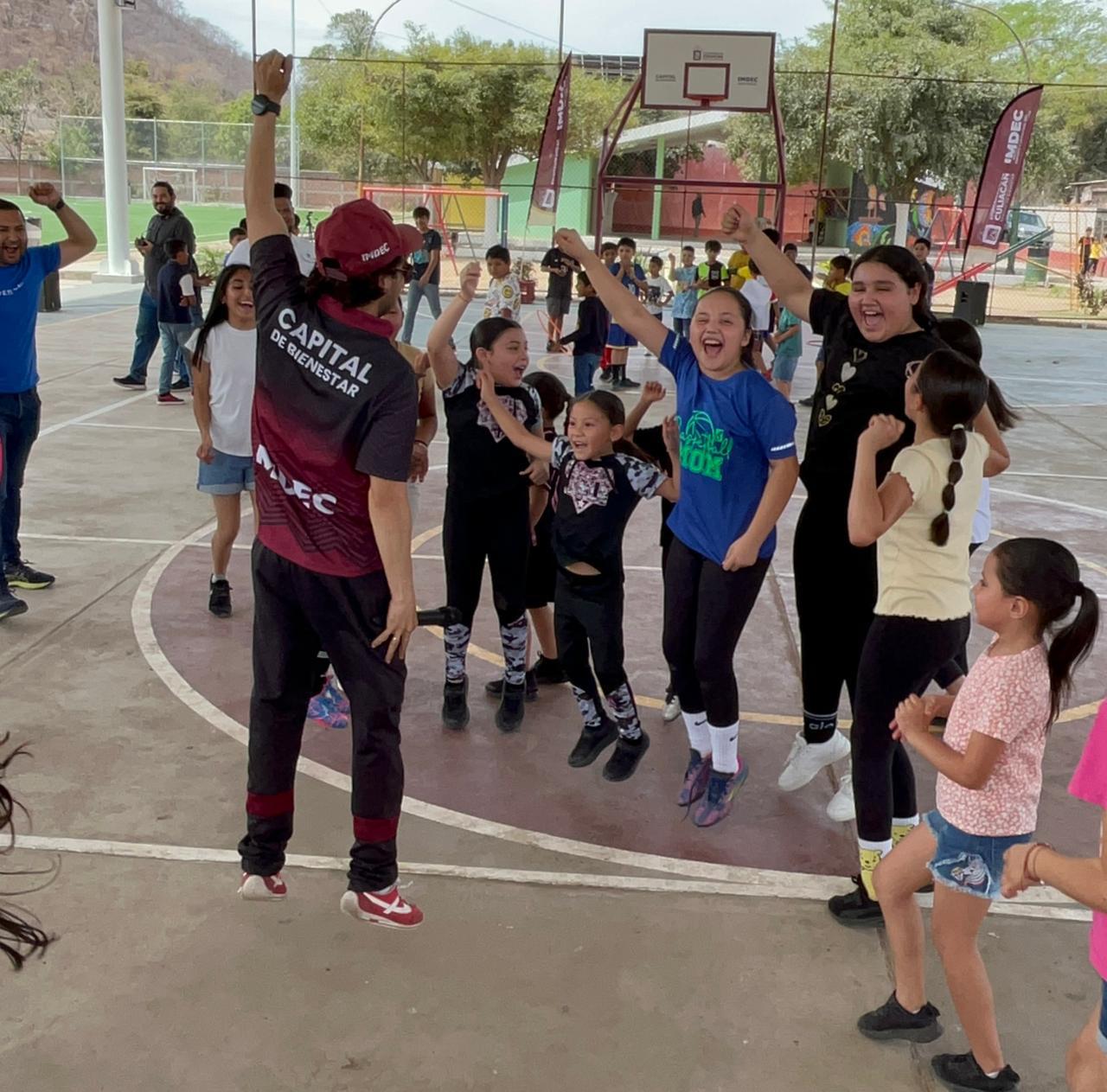 $!Imdec divierte a niños y jóvenes de la sindicatura de Jesús María, en Culiacán