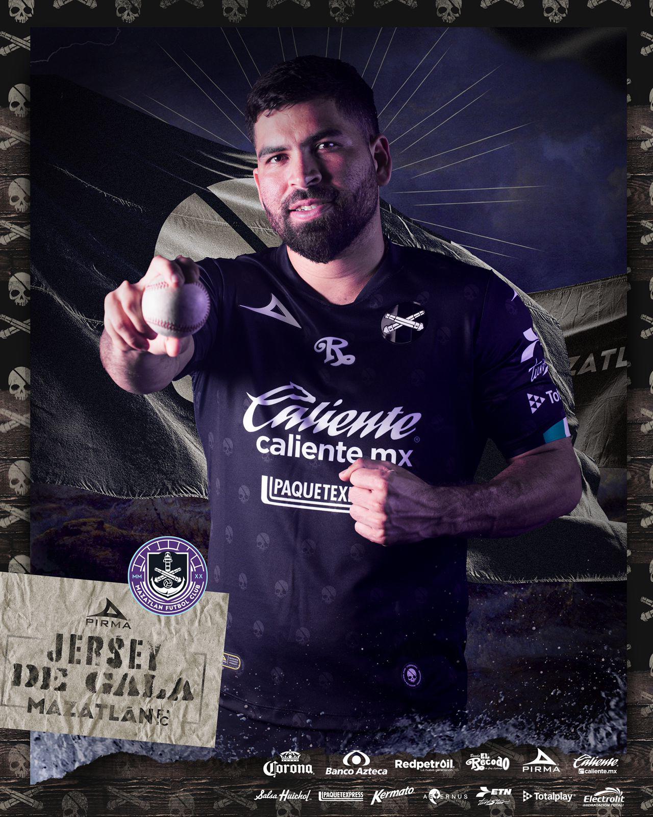 $!José Urquidy participa en el lanzamiento del uniforme de gala del Mazatlán FC