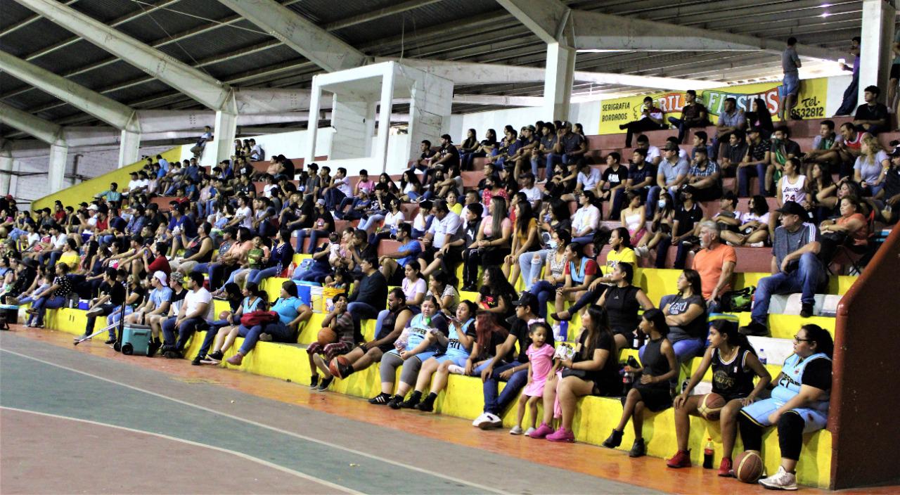 $!Mariscos Los Tapos se corona en el baloncesto de Segunda Fuerza de Escuinapa