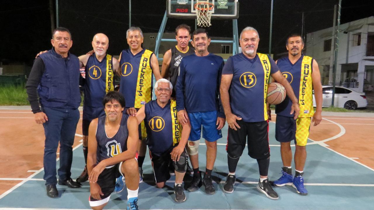 $!Vector y Rucket’s levantan la copa en la Liga de Maxibasquetbol Mazatlán 2021