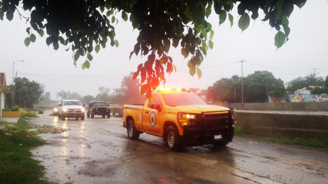 $!El huracán ‘Nora’ toca tierra a 10 kilómetros al norte de Mazatlán