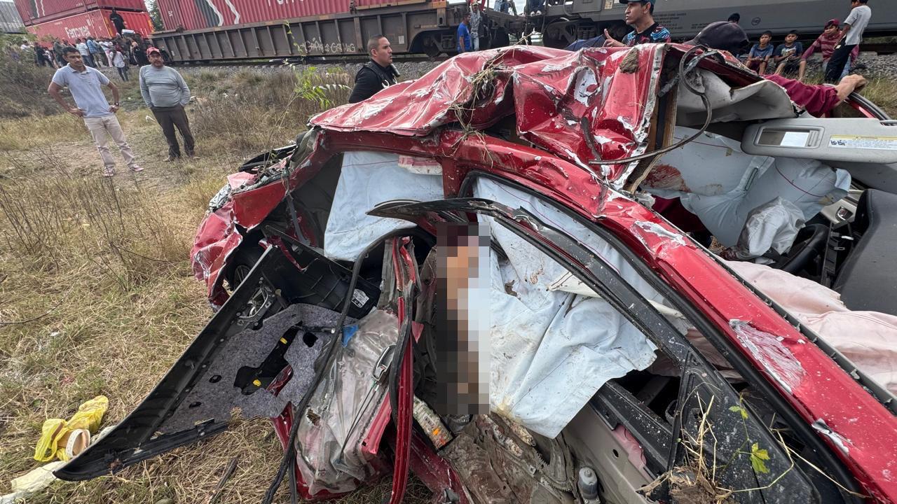 $!Trenazo deja un muerto y un herido en Palmillas, Escuinapa