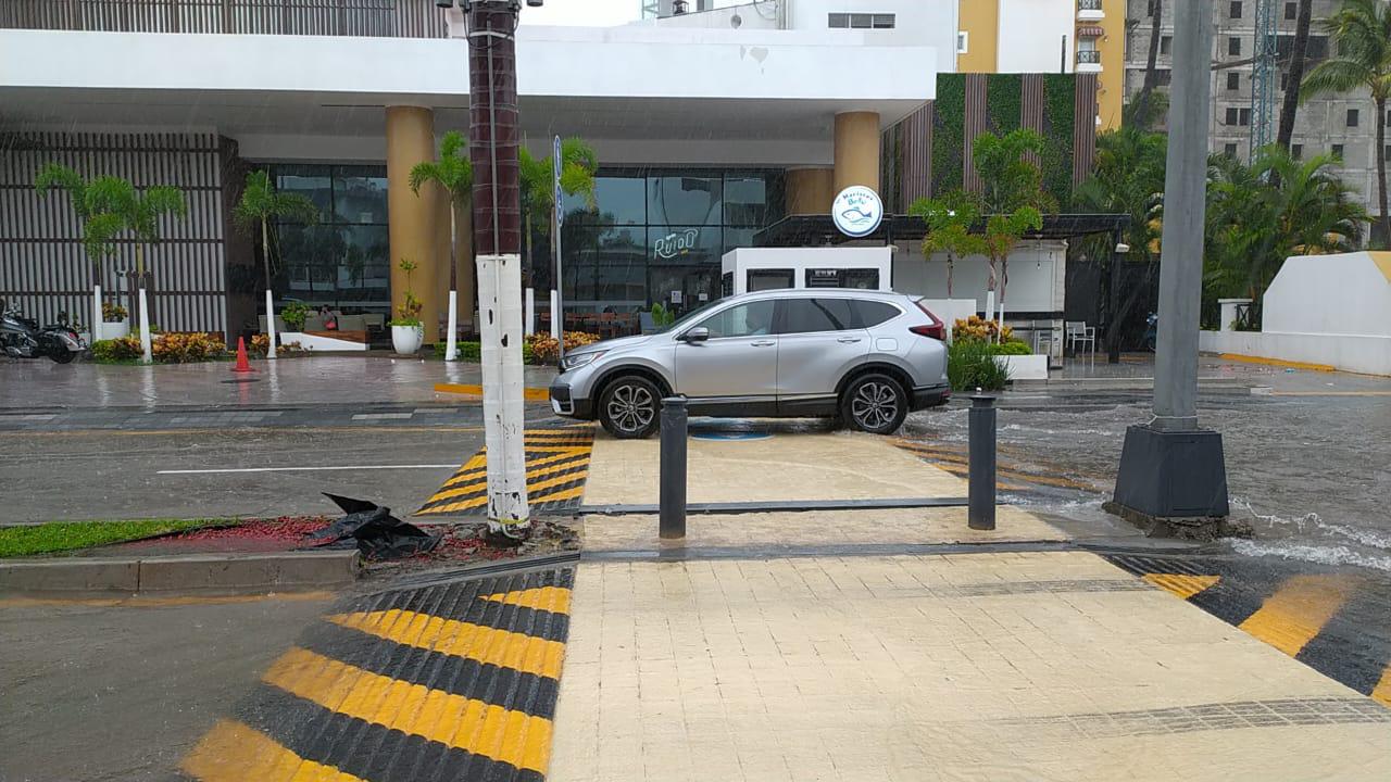 $!Se inunda Mazatlán por Huracán Nora; evacuan familias en Pradera Dorada 6