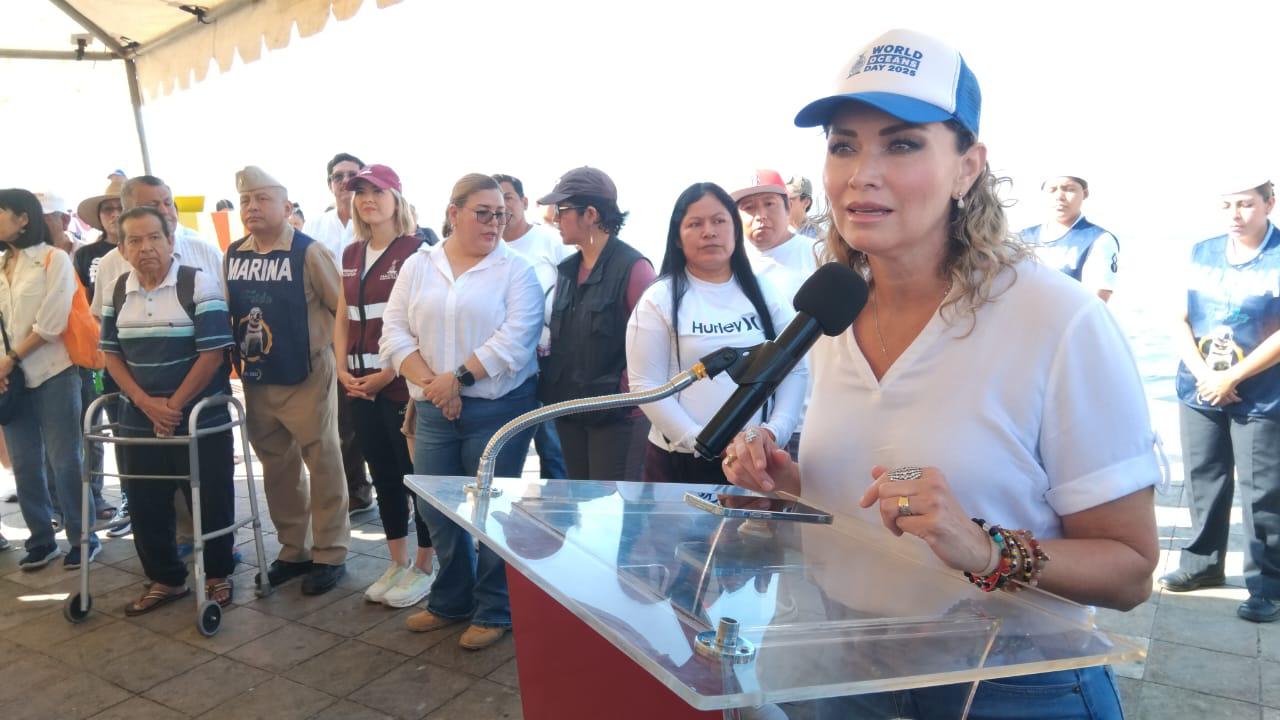 $!Dan banderazo de inicio de Jornada de Limpieza de Playas en Mazatlán como parte del Día Mundial del Ambiente