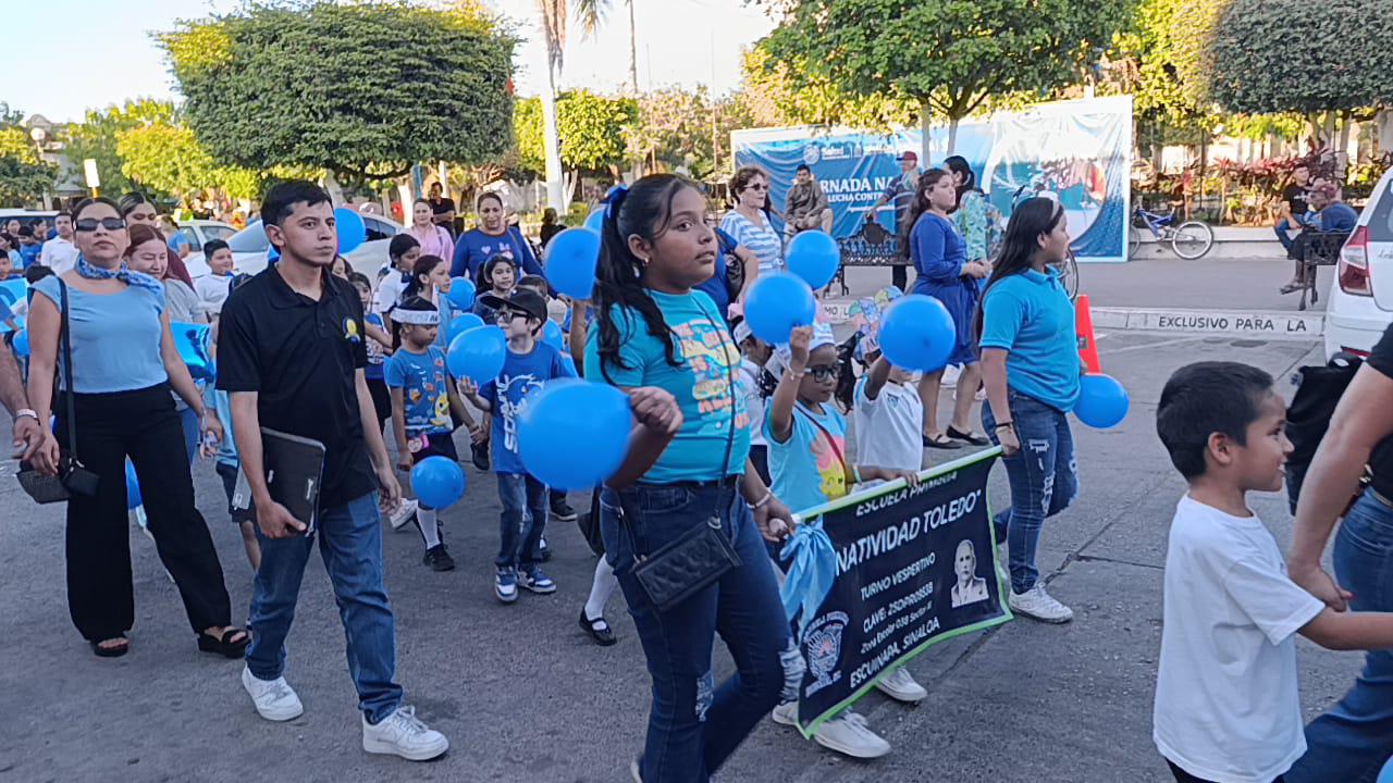 $!Marchan en Escuinapa en busca de inclusión y crear conciencia sobre el autismo