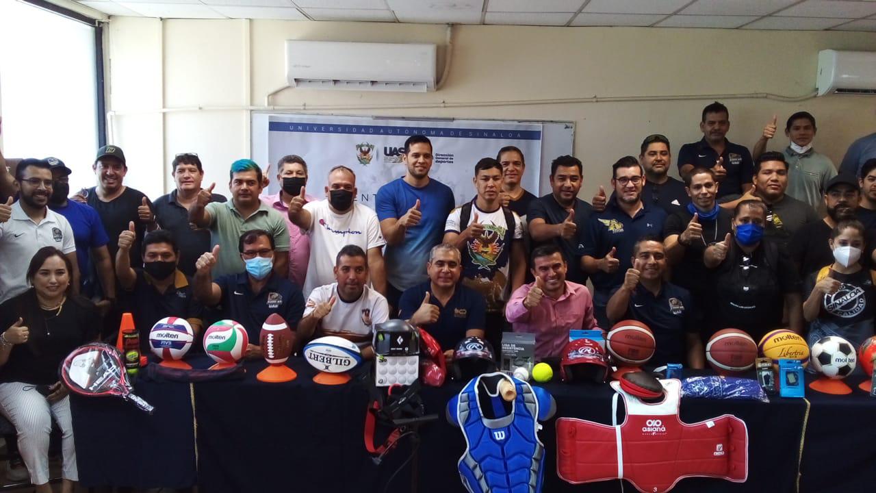 $!Surten a Águilas UAS de material deportivo