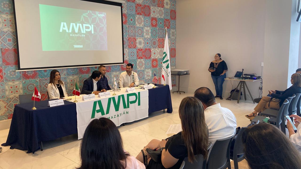 $!Sinaloa fortalece el sector inmobiliario con credencialización oficial de agentes