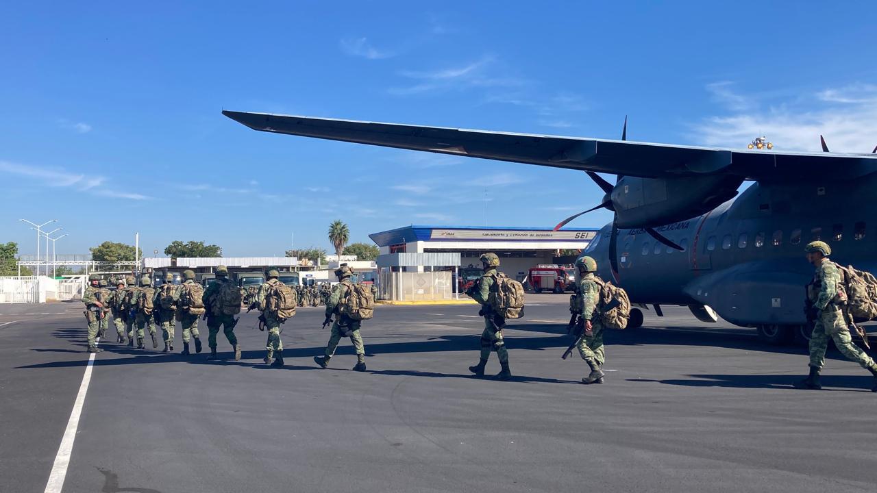 $!Arriban a Mazatlán 60 elementos de las Fuerzas Especiales del Ejército