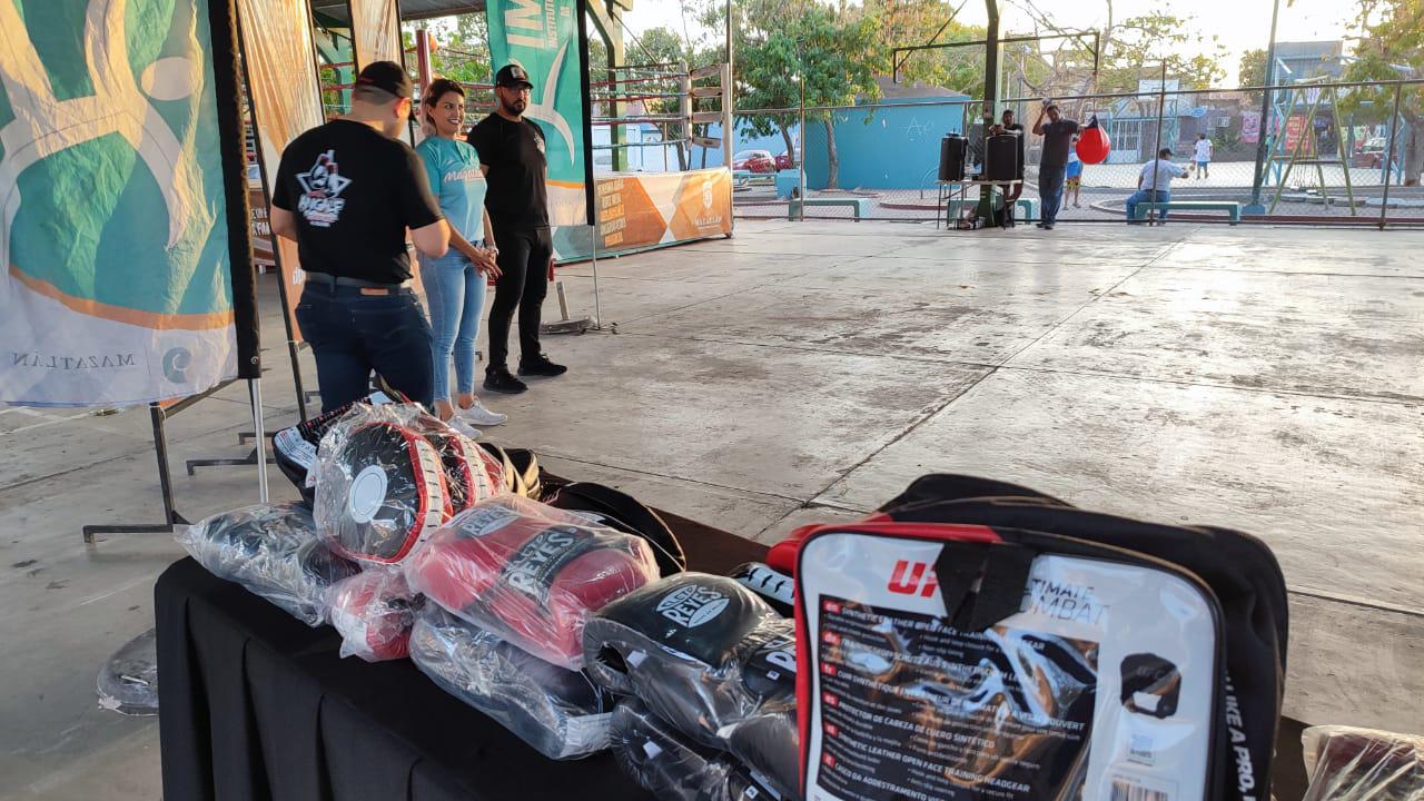 $!¡Inician las patadas! Inauguran en Mazatlán Primera Liga Municipal de Kick Boxing