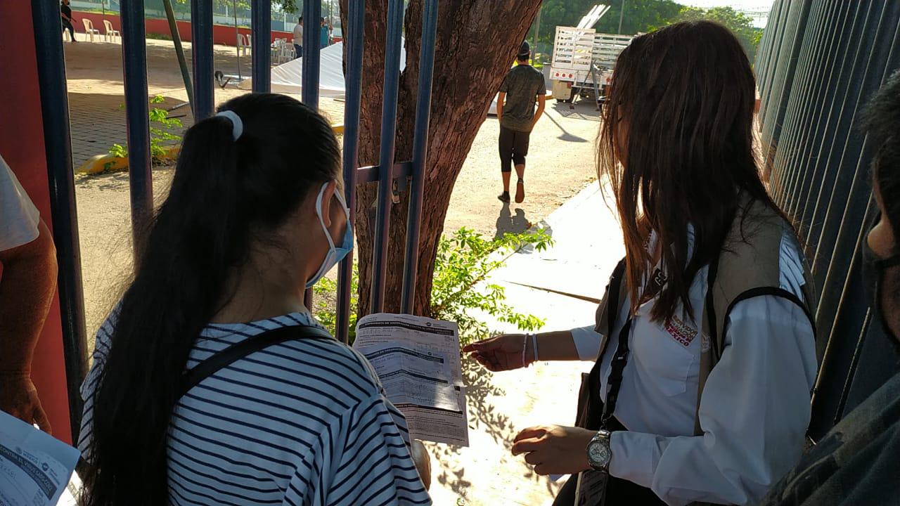 $!Buena respuesta de la población para recibir la vacuna contra el Covid en Mazatlán