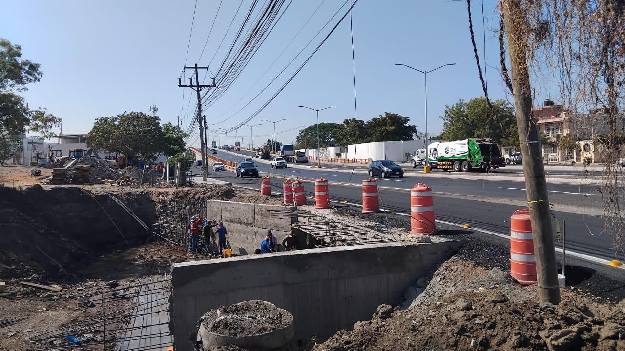 $!Carril lateral en puente del Libramiento Colosio, en Mazatlán, aligera tráfico