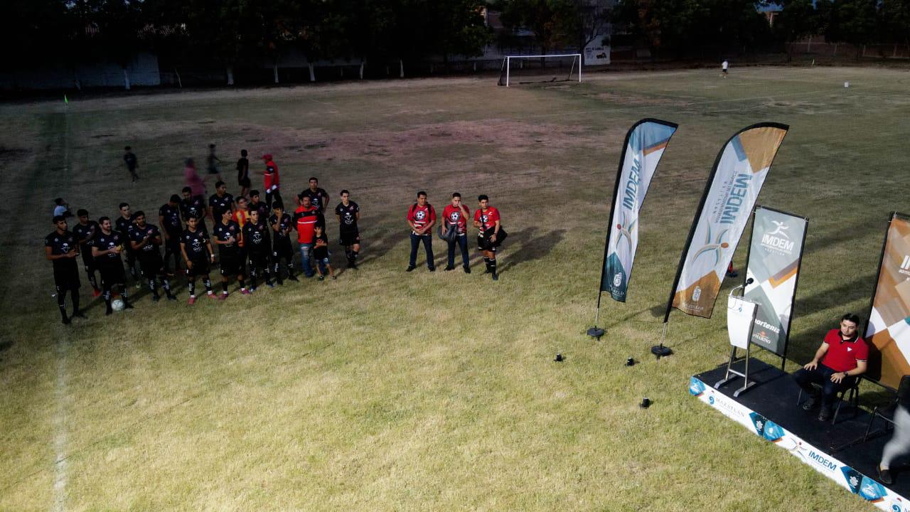 $!Inauguran iluminación del campo José Luis ‘Chile’ Gómez, de Villa Unión