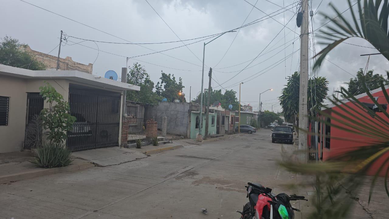 $!Fuertes vientos, truenos y lluvias se registran en Rosario
