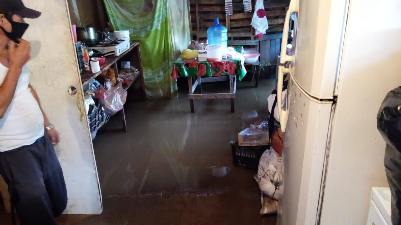 $!Protección Civil de Rosario reporta 70 viviendas inundadas por las lluvias