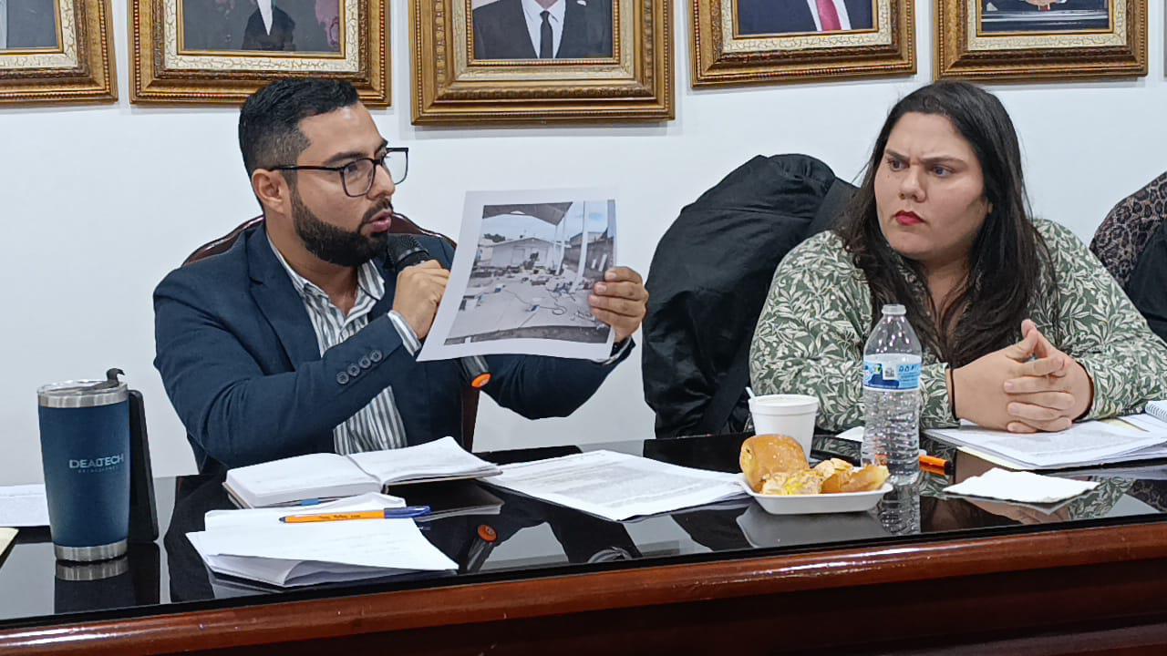 $!Confronta clínica de salud privada a regidores y Alcalde de Escuinapa