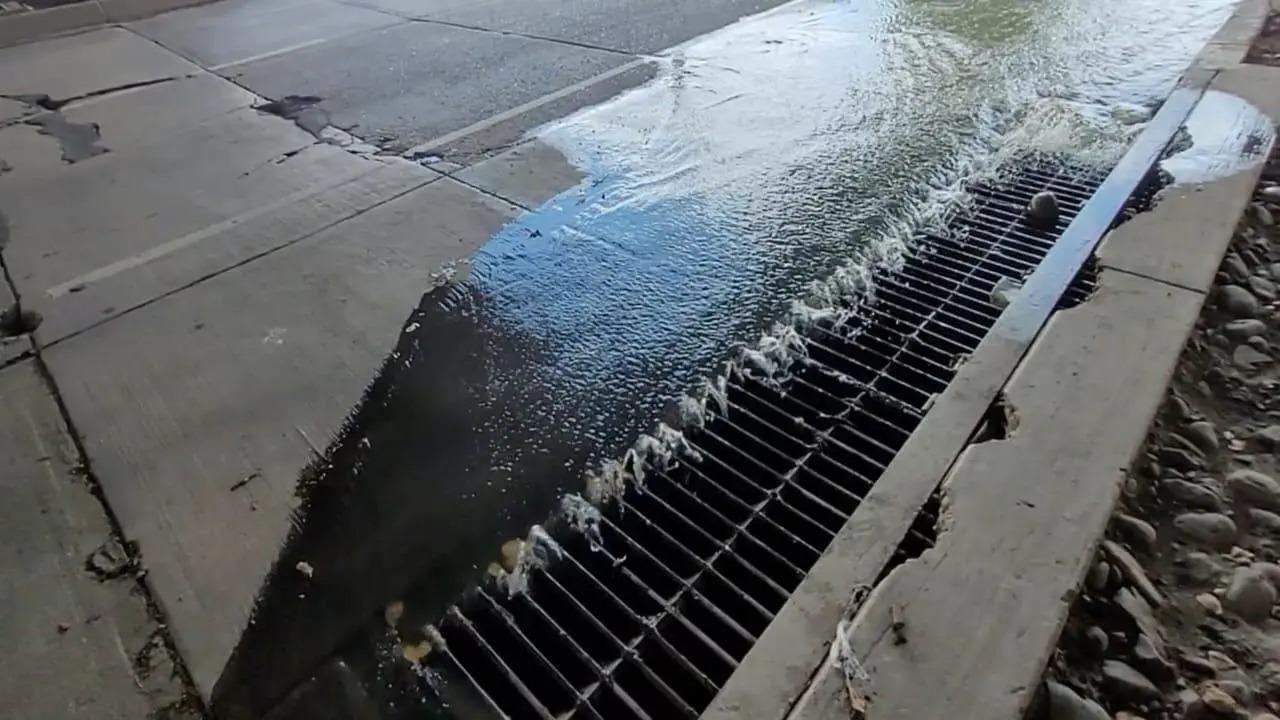 $!En Culiacán se han registrado 80 puntos fugas de aguas negras por lluvias