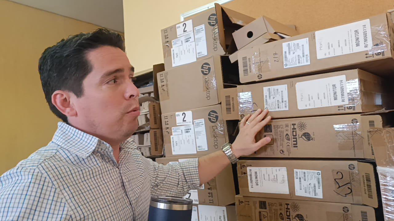 $!En unidad médica del ISSSTE Escuinapa aún están sin usar equipos de quirófano y aires acondicionados