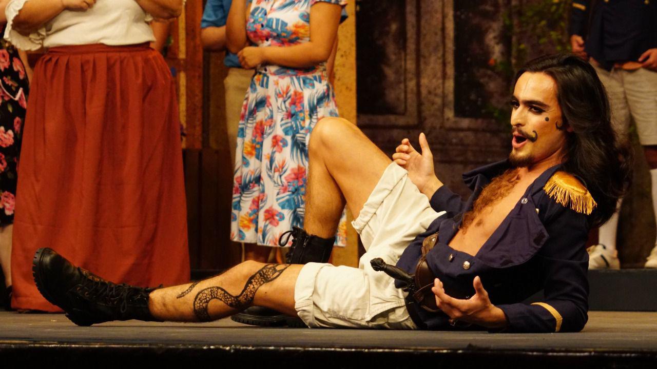 $!Un ‘Elixir de amor’ alivia la pandemia