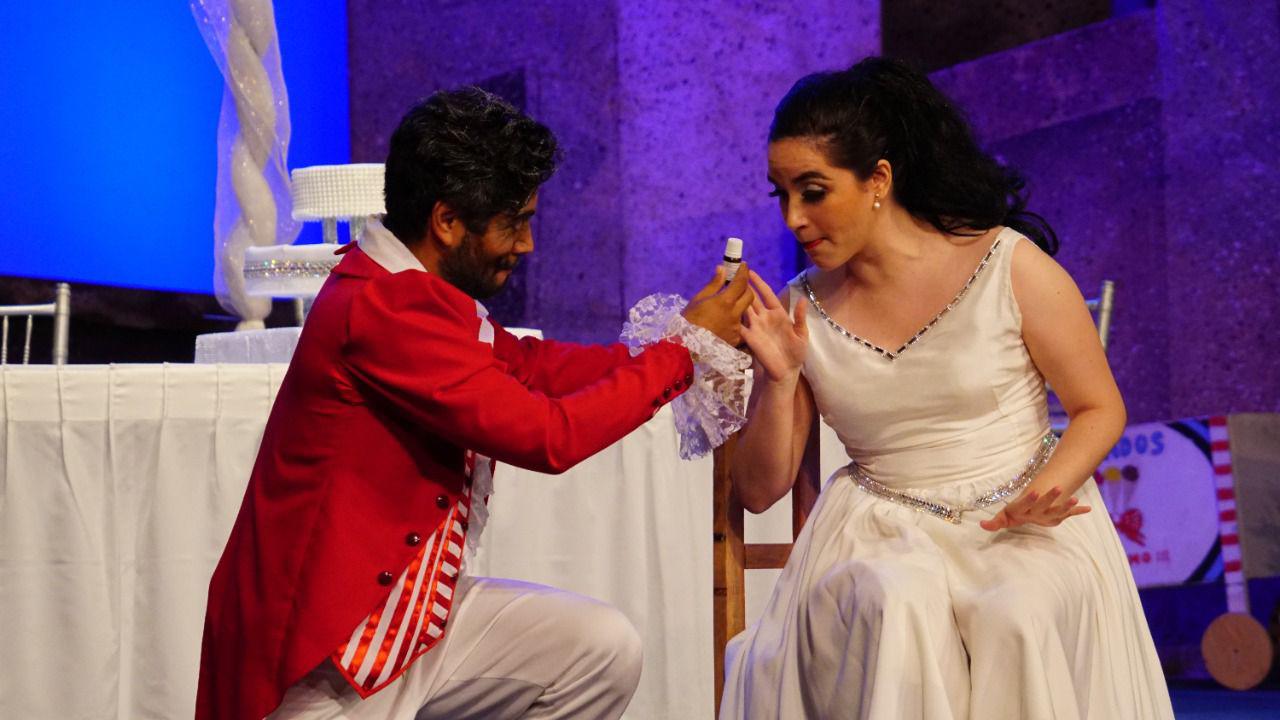 $!Un ‘Elixir de amor’ alivia la pandemia