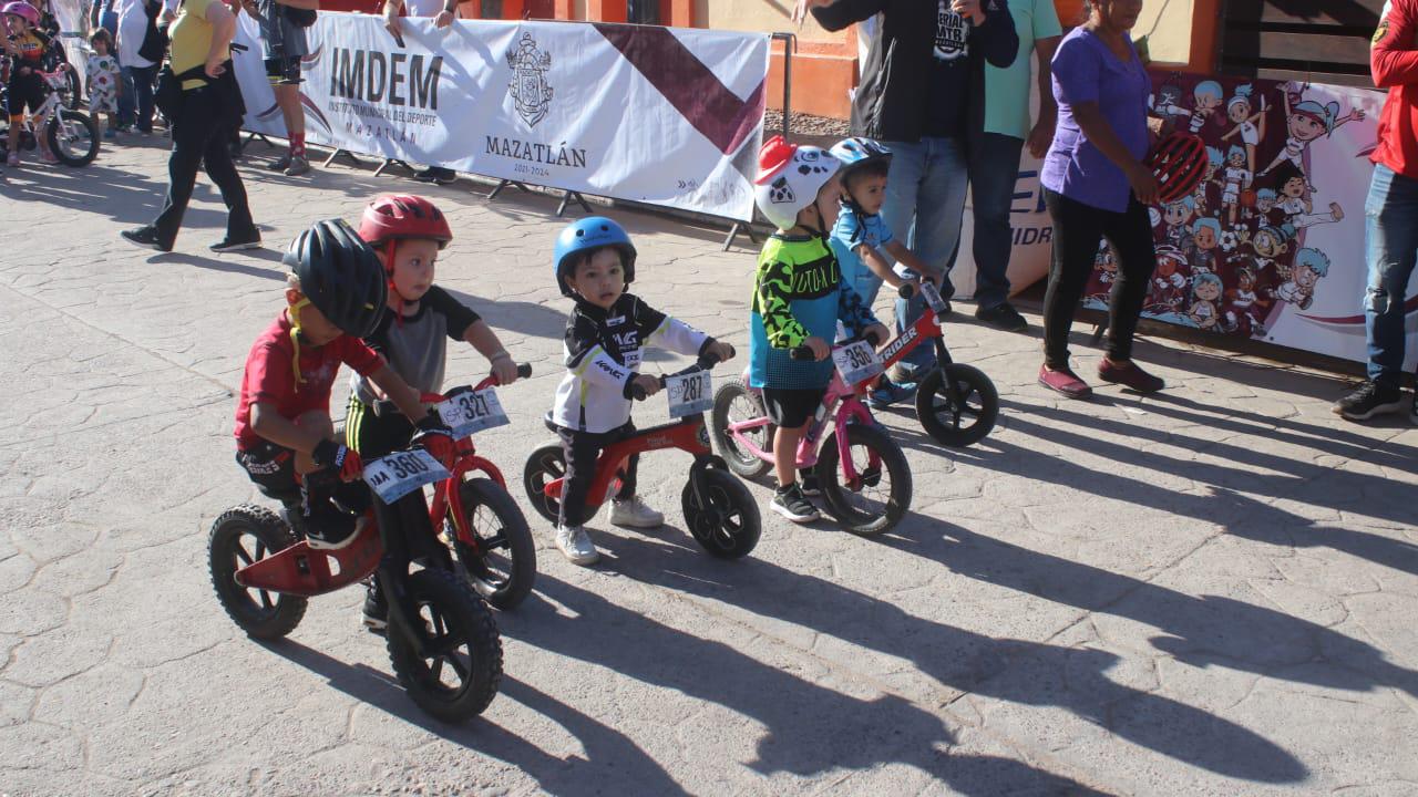 $!Ulises García rompe el viento en Serial MTB en La Noria