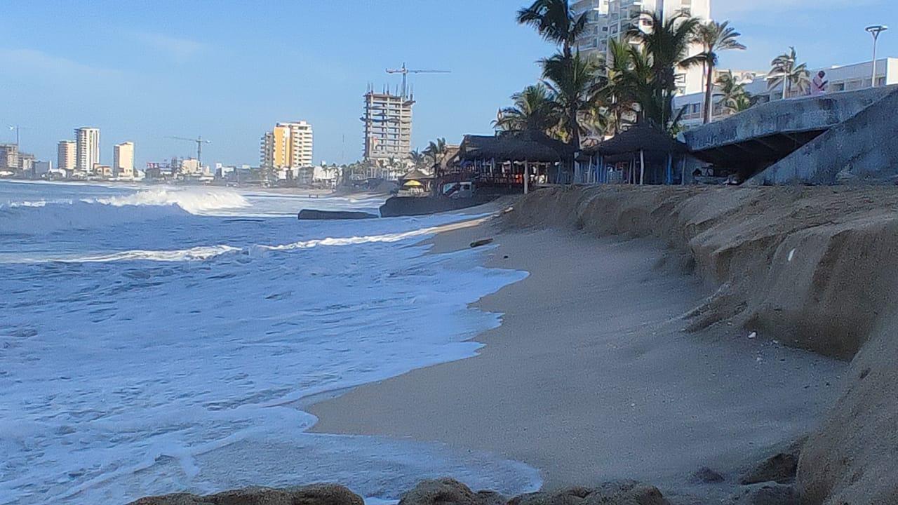 $!Dejan efectos de ‘Javier’ erosión de playas en Mazatlán