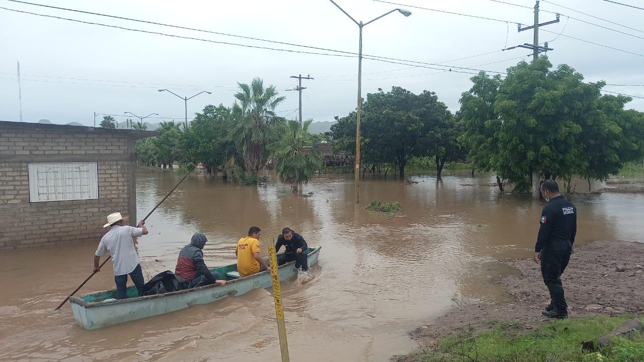 $!En La Concha transforman lanchas de pesca en vehículos de rescate