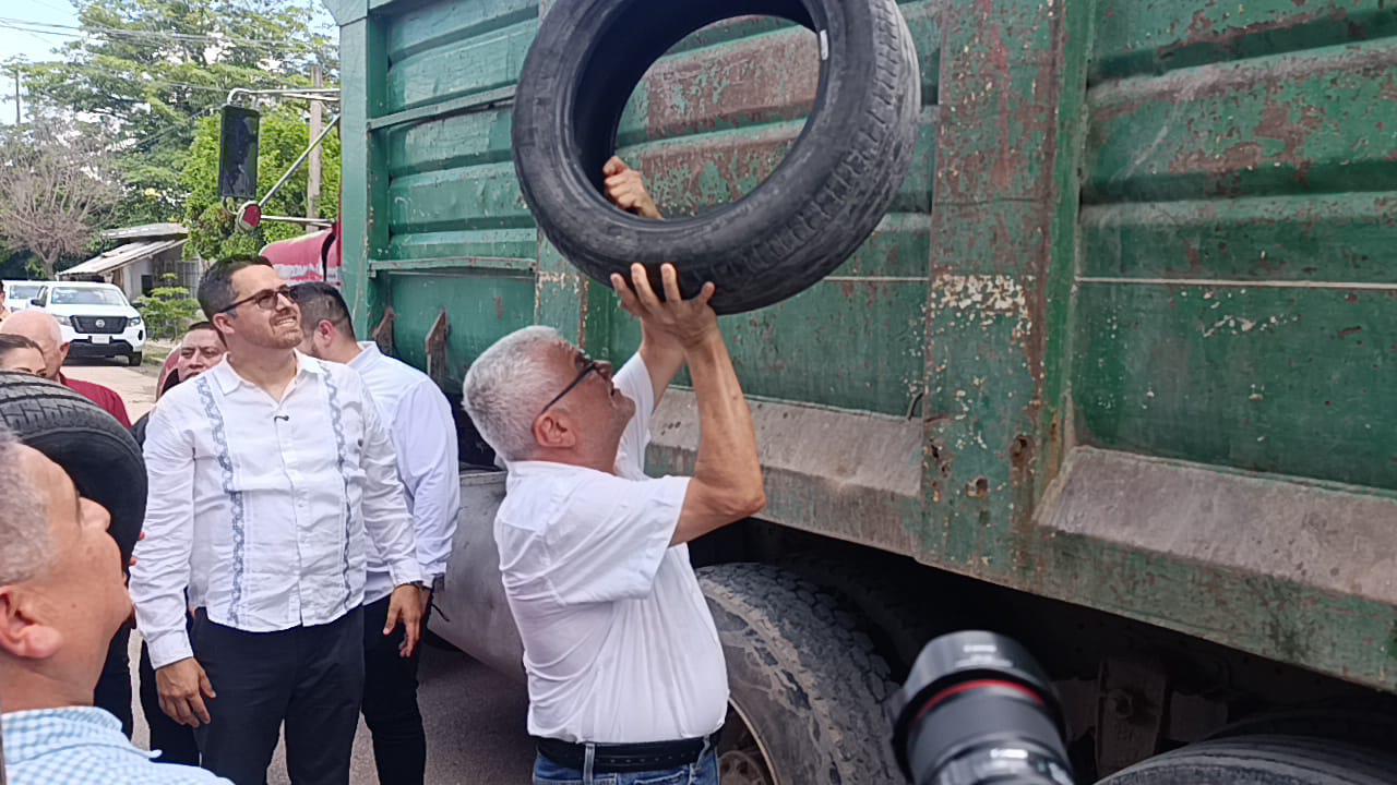 $!Ponen en marcha en Escuinapa Jornada Nacional contra el Dengue
