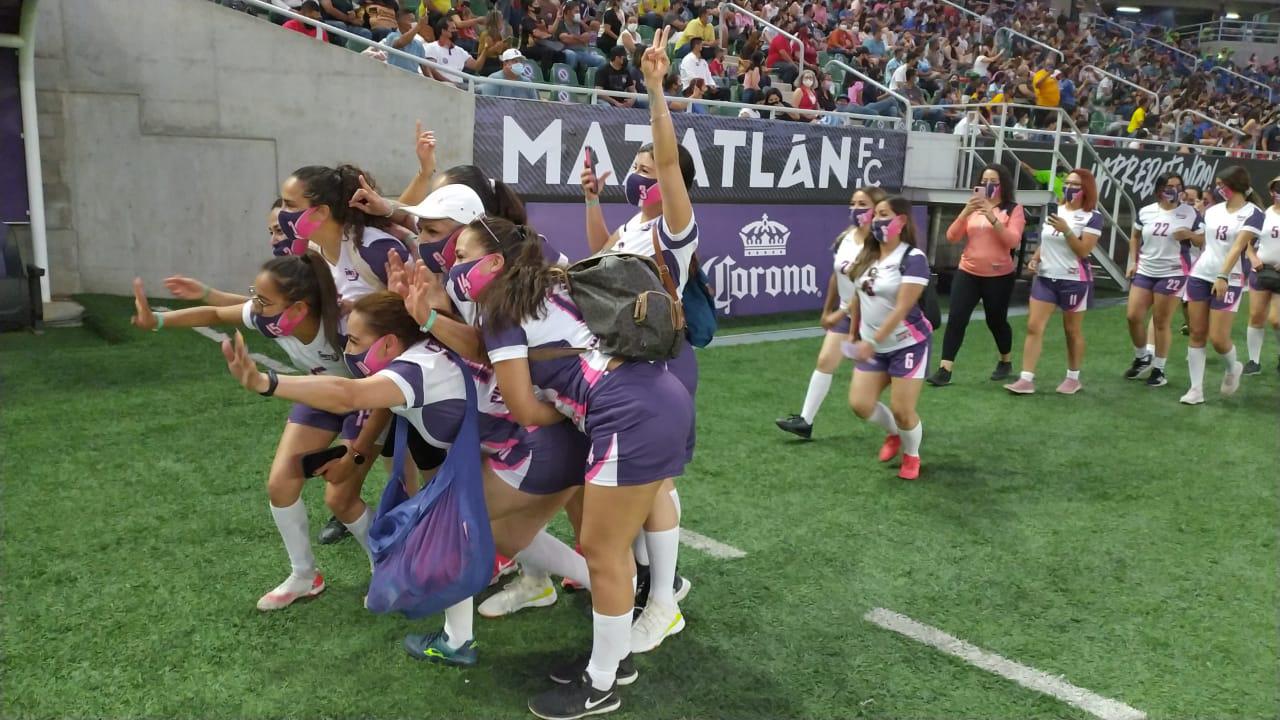 $!Vuelve la algarabía al Kraken con inauguración de la Copa Mazatlán de Futbol 7