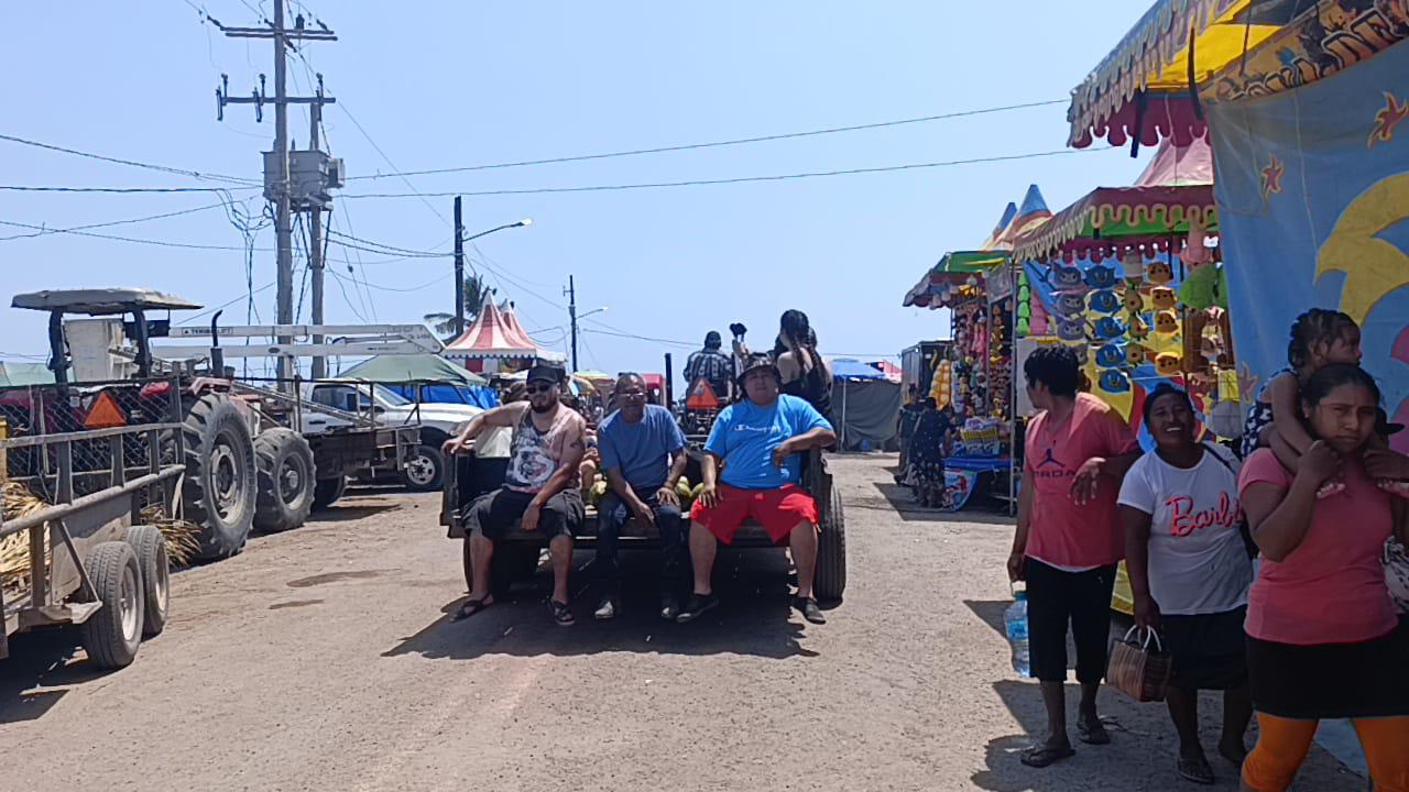 $!Fiestas del Mar de las Cabras reúnen a miles en su edición 120 en Escuinapa