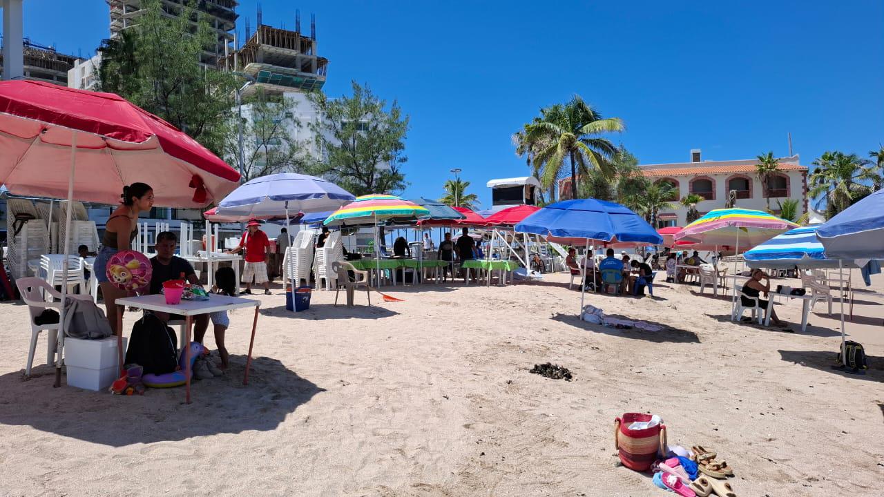 $!Carpa Olivera permanece cerrada por fuerte oleaje y riesgo de accidente, advierte Escuadrón Acuático